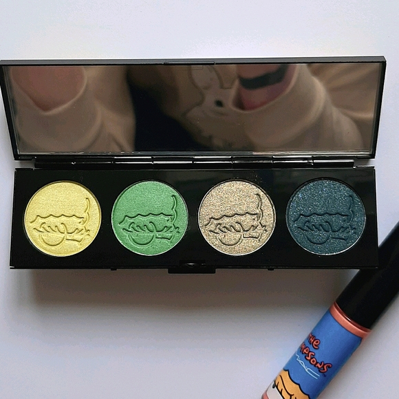 🤾 2X HOST PICK!🤾 3-PIECE SET💄MAC Special Edition | The Simpsons Marge Makeup - Picture 3 of 8
